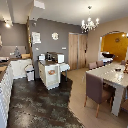 Quiet Area In The Center Of Apartment *