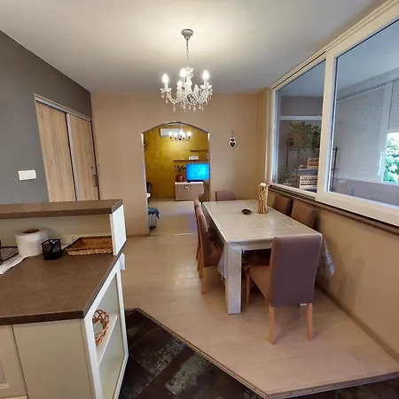 Quiet Area In The Center Of Apartamento Zadar