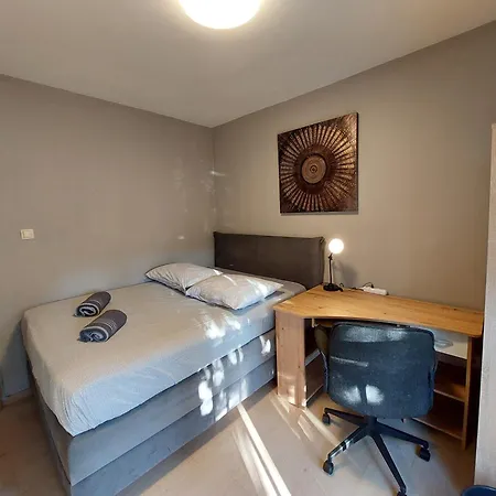 Quiet Area In The Center Of Apartment