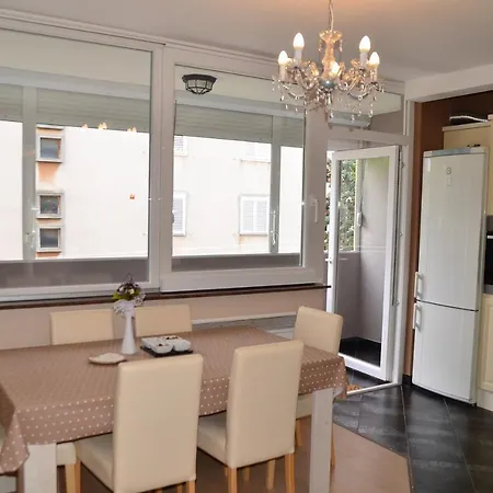 Apartamento Quiet Area In The Center Of